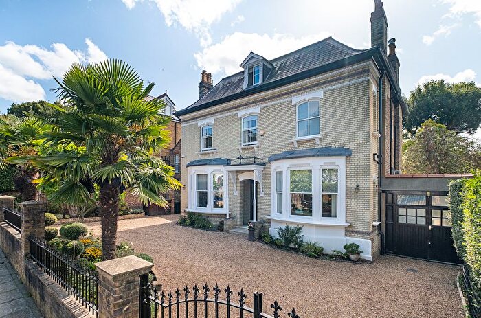 5 Bedroom Detached House For Sale In Liverpool Road, Kingston Upon Thames, KT2