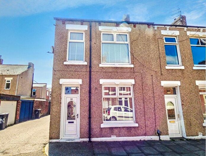 3 Bedroom End Of Terrace House For Sale In Buchanan Street, Hebburn, Tyne And Wear, NE31