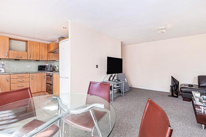 1 Bedroom Flat To Rent In Woodin's Way, Oxford, OX1