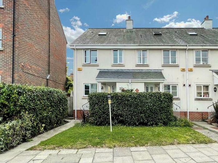 3 Bedroom End Of Terrace House To Rent In Mariners Quay, Littlehampton, BN17