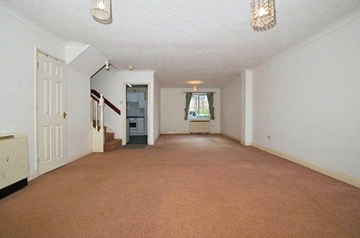 3 Bedroom Flat For Sale In Kestell Drive, Cardiff, CF11