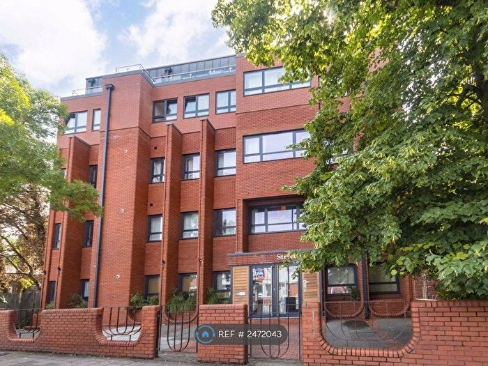 1 Bedroom Flat To Rent In Millennium House, Feltham, TW13