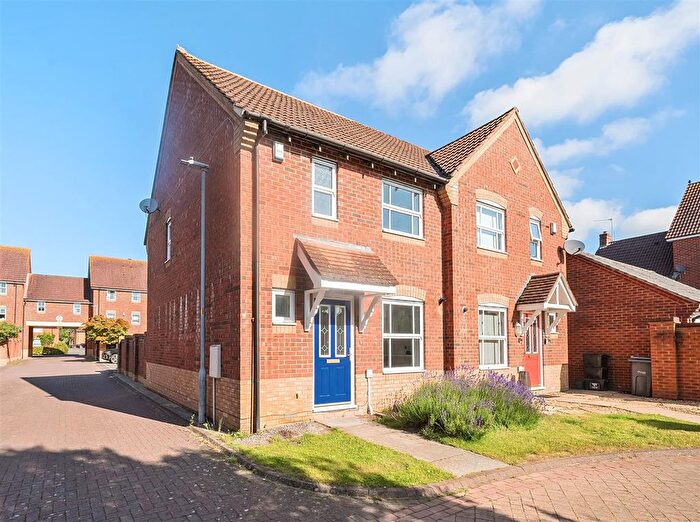 3 Bedroom Semi-Detached House To Rent In Ferguson Road, Devizes, SN10