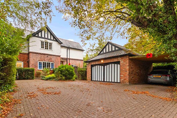 4 Bedroom Detached House For Sale In The Avenue, Healing, DN41