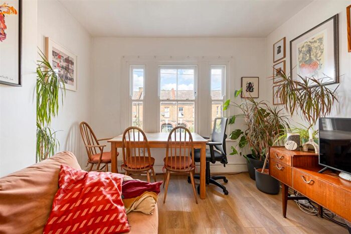 2 Bedroom Flat For Sale In Leucha Road, Walthamstow, E17