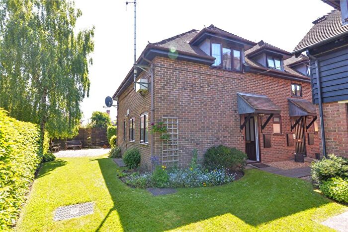 1 Bedroom Apartment For Sale In Fernhill Lane, New Milton, Hampshire, BH25