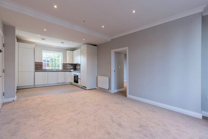 1 Bedroom Flat To Rent In Thornbury Road, Osterley, Isleworth, TW7