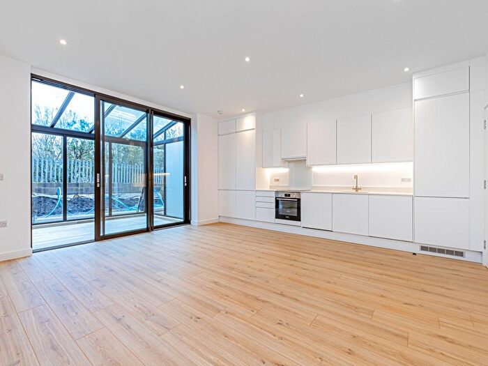 2 Bedroom Flat To Rent In Inglis Road, London, W5