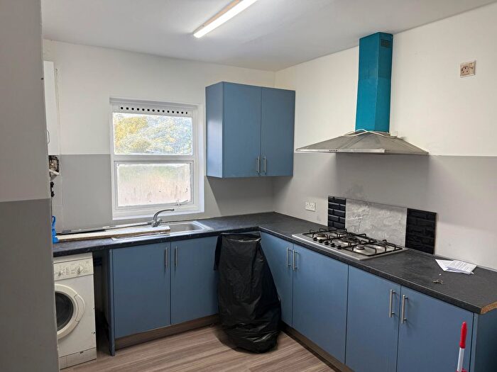 2 Bedroom Flat To Rent In Clayton Road, Hayes, UB3