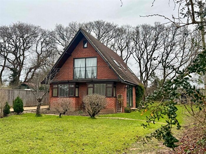 4 Bedroom Detached House For Sale In Fir Avenue, New Milton, Hampshire, BH25