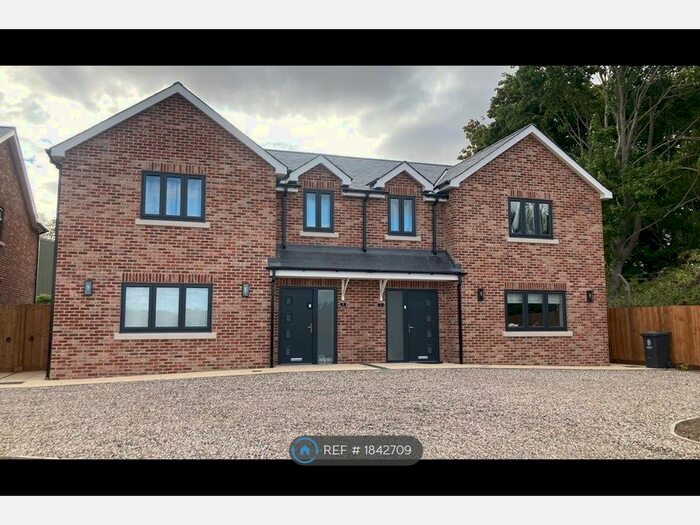 5 Bedroom Semi-Detached House To Rent In Cody Court, Royston, SG8