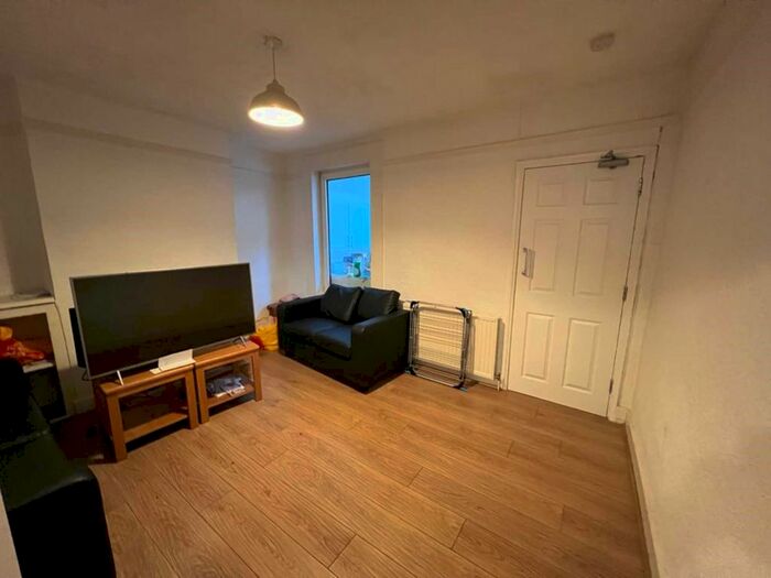 4 Bedroom Property To Rent In Crescent Road, Reading, RG1