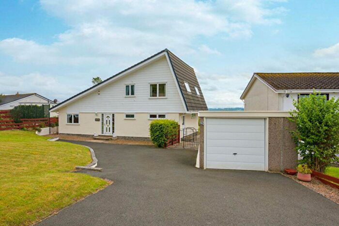 4 Bedroom Detached House For Sale In West Harbour Road, Charlestown, KY11