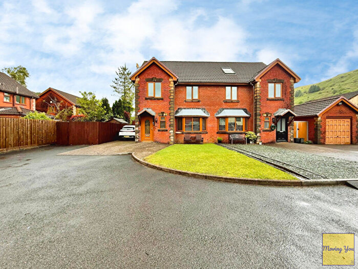 3 Bedroom Semi-Detached House For Sale In Graig Newydd, Godrergraig, SA9