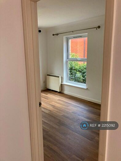 1 Bedroom Flat To Rent In Martyr Road, Guildford, GU1