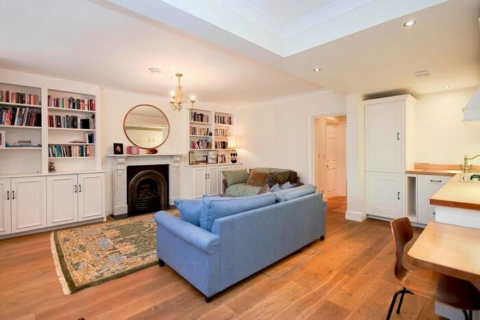 2 Bedroom Flat To Rent In Warrington Crescent, London, W9