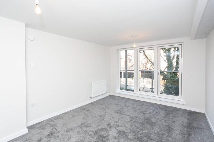 2 Bedroom Flat For Sale In Mosaic House, Midland Road, Hemel Hempstead, HP2