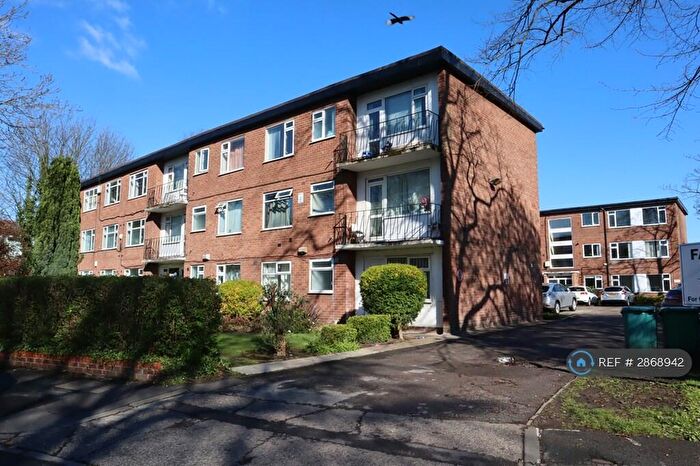 1 Bedroom Flat To Rent In Fairfield Court, Manchester, M14