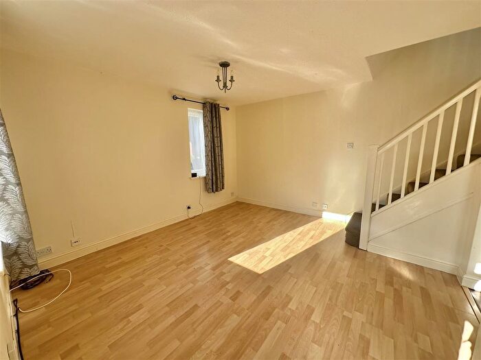 1 Bedroom End Of Terrace House For Sale In Muncaster Gardens, Northampton, NN4