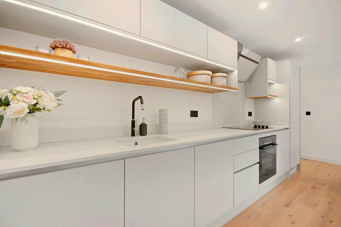 2 Bedroom Flat For Sale In Fairfield Road, Brentwood, CM14