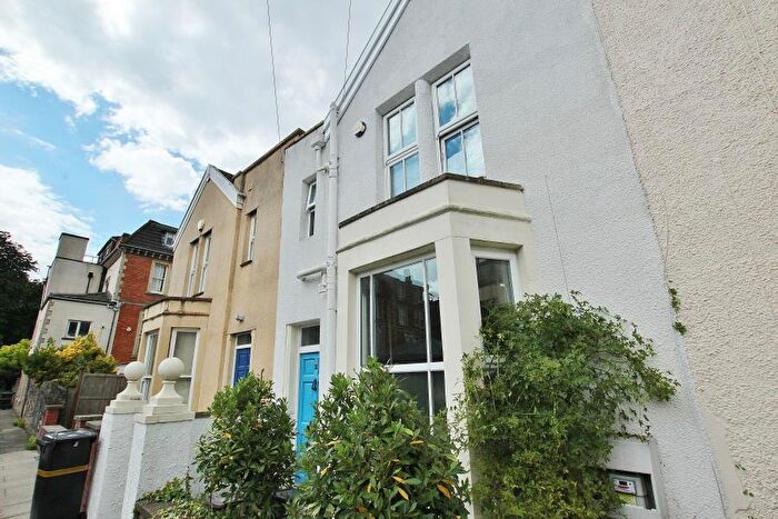3 Bedroom Terraced House To Rent In Queen Victoria Road - Westbury Park, BS6