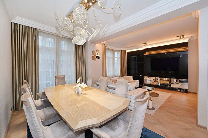 2 Bedroom Flat For Sale In Berkeley Street, London, W1J