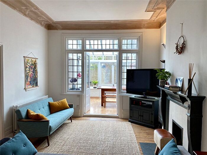 2 Bedroom Flat To Rent In Langside Avenue, East Putney, SW15