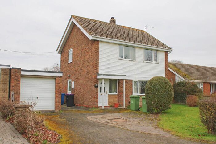 4 Bedroom Detached House For Sale In The Green, Waddingham, DN21