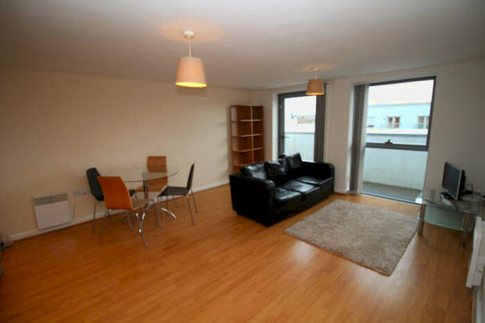 2 Bedroom Apartment To Rent In Pioneer House, 1c Elmira Way, Salford, M5