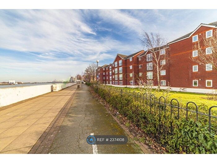 2 Bedroom Flat To Rent In Tideside Court, London, SE18