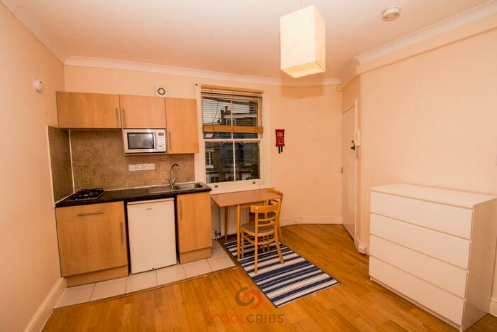 Studio To Rent In Netherwood Road, Shepherds Bush, London W14