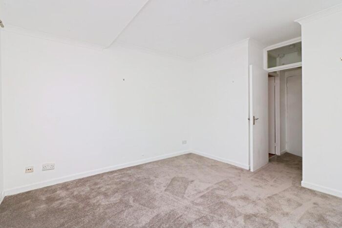 1 Bedroom Flat To Rent In Wordsworth Court, Hatfield, AL10