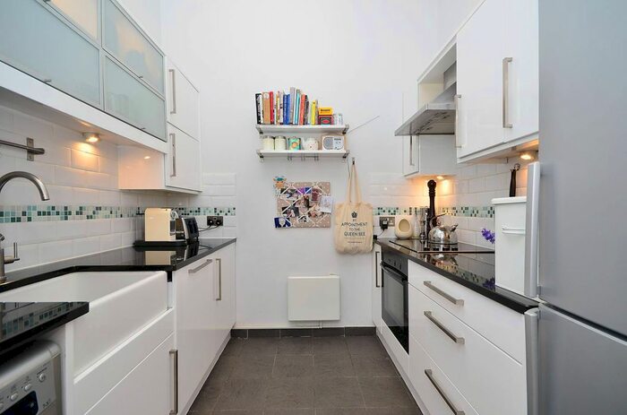 2 Bedroom Flat To Rent In St Giles Road, Camberwell, London, SE5