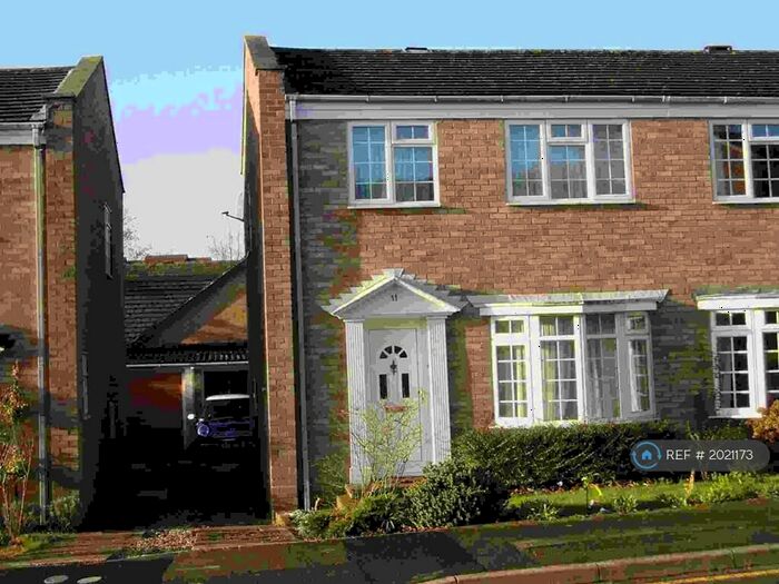 3 Bedroom Semi-Detached House To Rent In Lynwood, Guildford, GU2