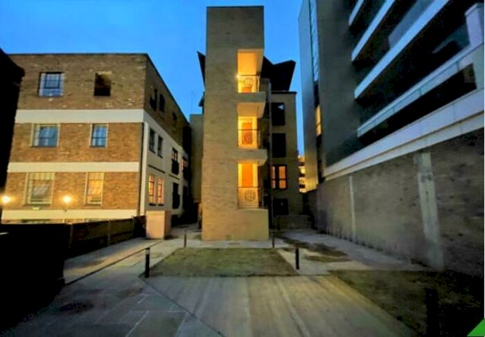 2 Bedroom Apartment To Rent In Dod Street, London, E14