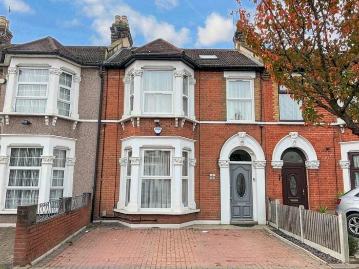 5 Bedroom Terraced House To Rent In Wanstead Park Road, Ilford, IG1