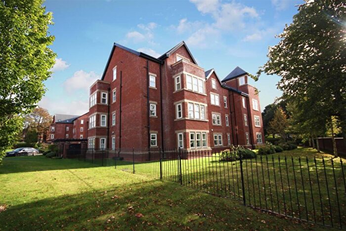 2 Bedroom Flat For Sale In Grammar School Gardens, Ormskirk, L39