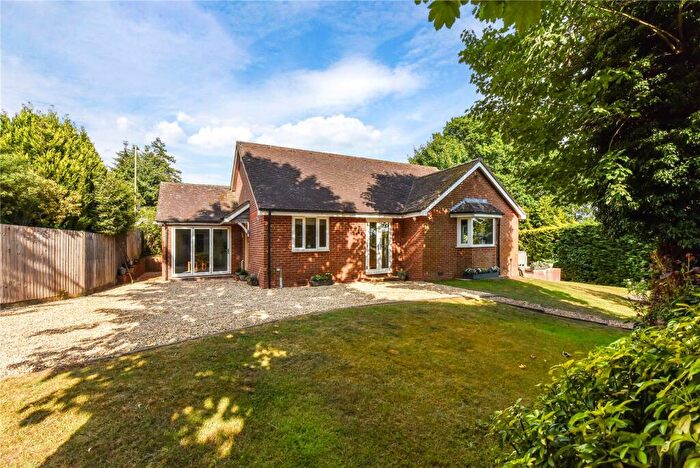 3 Bedroom Bungalow For Sale In Bell Hill, Petersfield, GU32