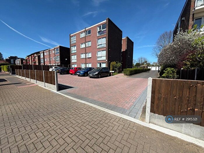 1 Bedroom Flat To Rent In The Redlands, Beckenham, BR3