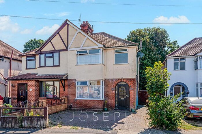 3 Bedroom Semi Detached House For Sale In Eustace Road, Ipswich, IP1