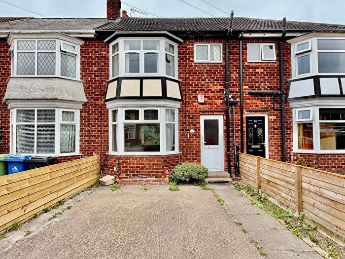 3 Bedroom Terraced House For Sale In Chelmsford Avenue, Grimsby, DN34