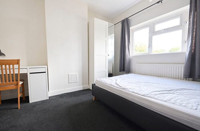 1 Bedroom Semi-detached House To Rent In Larchwood Drive, Egham, TW20