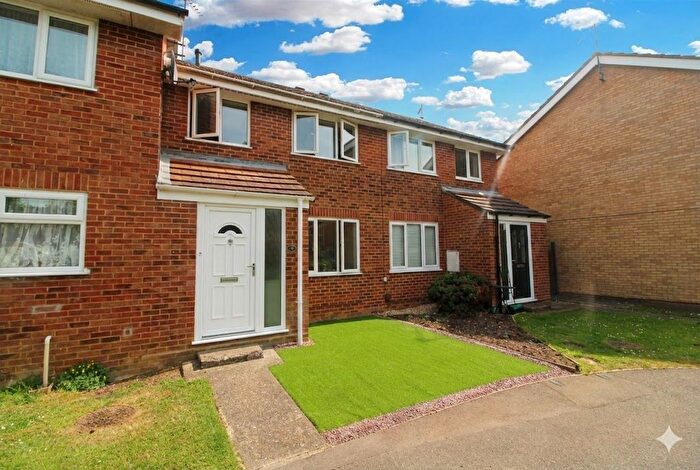 3 Bedroom Terraced House To Rent In Petersham Close, Newport Pagnell, MK16