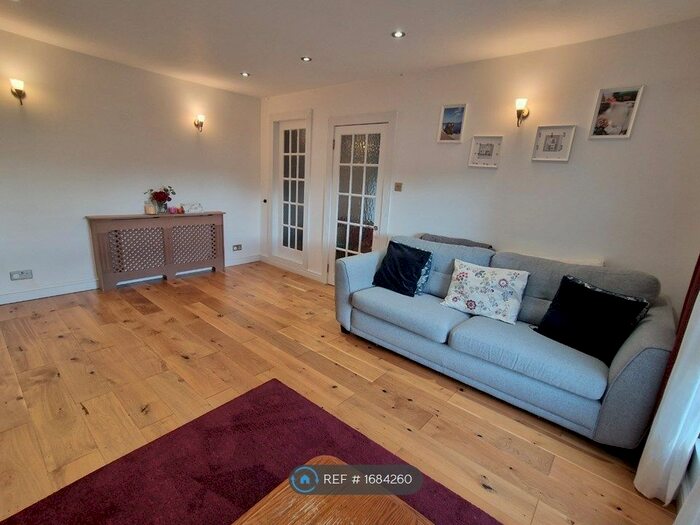 2 Bedroom Flat To Rent In Argyle Road, London, W13