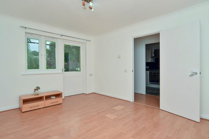 1 Bedroom Flat To Rent In Semley Gate, London, E9