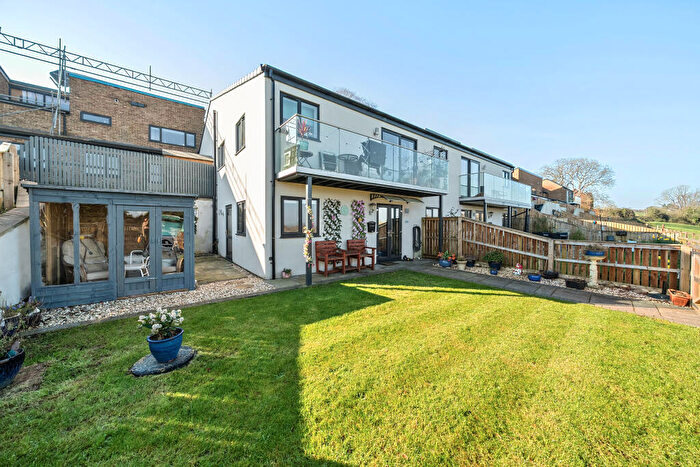 1 Bedroom Flat For Sale In Hooks Hill, Purton, SN5