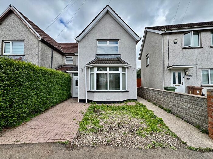 2 Bedroom Semi-Detached House To Rent In Craiglas Crescent, Cefn Fforest, NP12