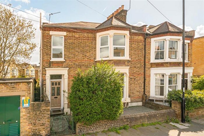 2 Bedroom Flat To Rent In Avignon Road, Brockley, SE4