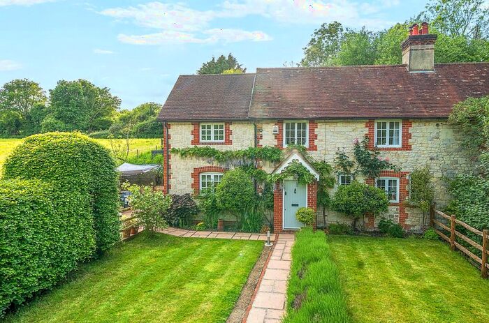 4 Bedroom Cottage For Sale In Stairs Hill, Empshott, GU33