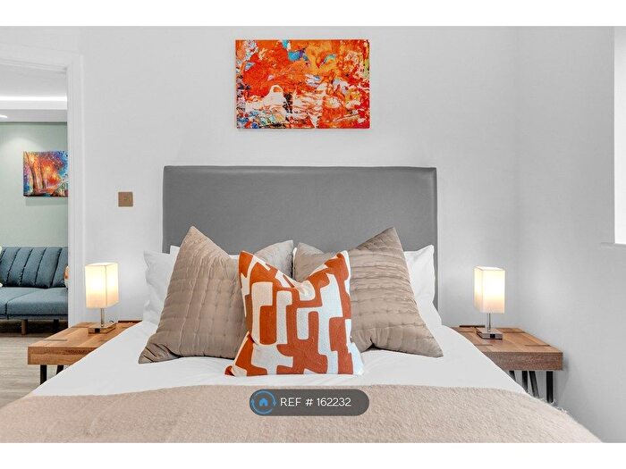 2 Bedroom Flat To Rent In Rickmansworth Road, Watford, WD18